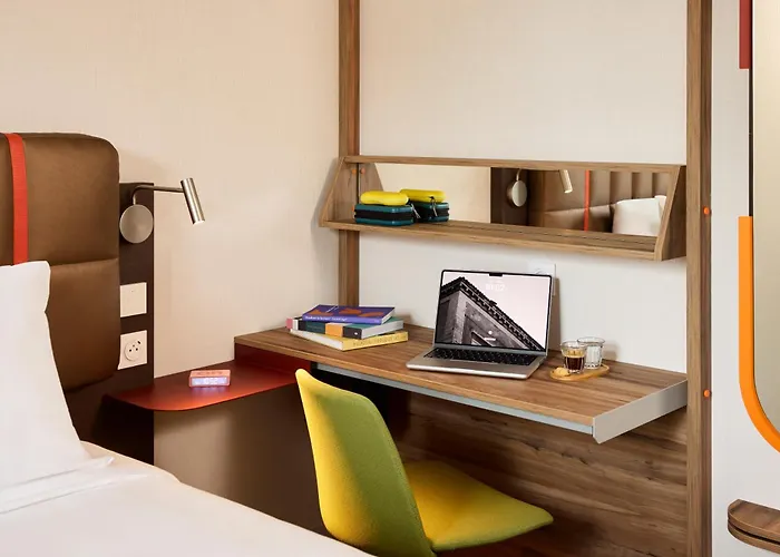 Hotel - Handwritten Collection